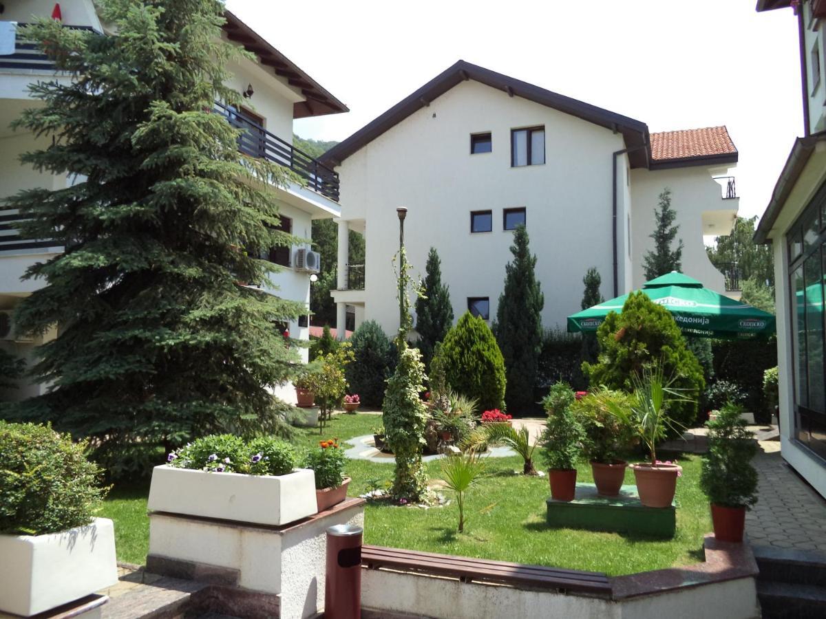 Hotel Dva Bisera Lagadin Exterior photo